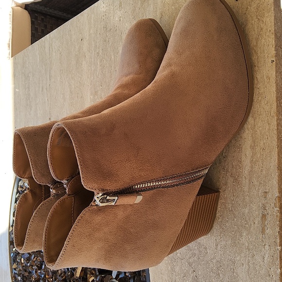 Style & Co faux suede light brown heeled boots size 10 1/2 - Picture 3 of 14